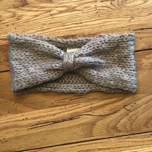 📣 LAST CALL - removing listing 10/14 📣           
NWOT!  Knitted Head Wrap.